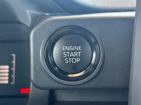 Certified 2024 Toyota Tacoma SR5 AWD/4WD image 23