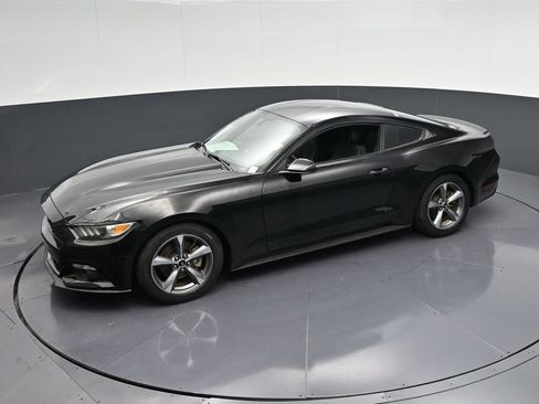 Used 2016 Ford Mustang Coupe w/ Equipment Group 051A RWD image 28