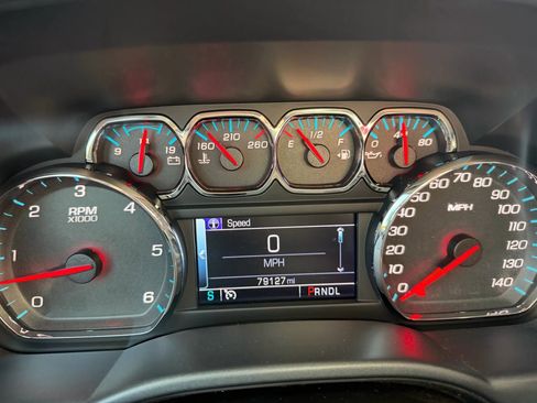 Used 2018 Chevrolet Silverado 1500 LT image 12