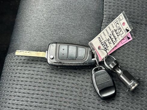 Used 2022 Hyundai Santa Fe SE AWD/4WD image 34