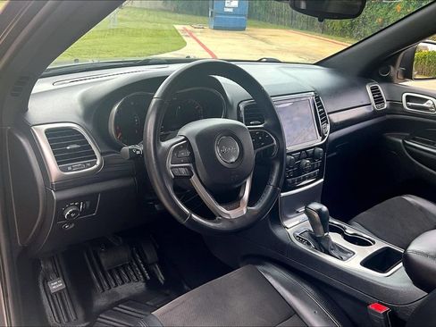 Used 2021 Jeep Grand Cherokee Laredo X RWD image 17