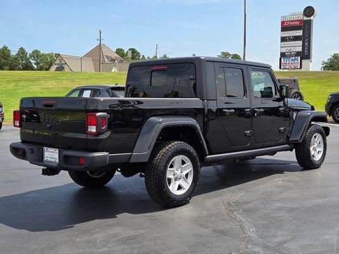Used 2022 Jeep Gladiator Sport AWD/4WD image 5