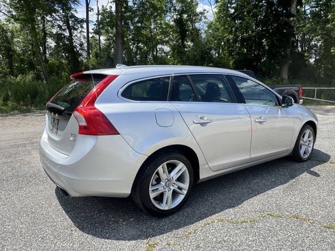 Used 2015 Volvo V60 T5 Premier AWD/4WD image 6