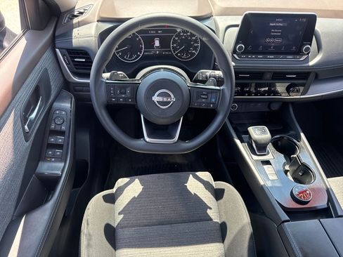 Used 2023 Nissan Rogue SV AWD/4WD image 14