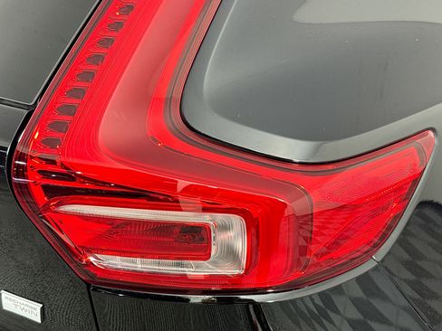 Used 2023 Volvo XC40 Recharge Plus image 59