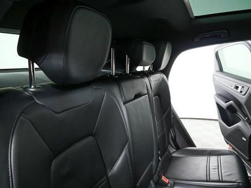 Certified 2023 Porsche Cayenne Coupe image 23