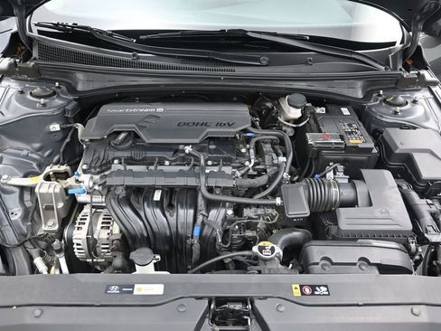 Used 2025 Hyundai Elantra SEL FWD image 12