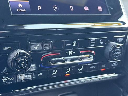 New 2025 Jeep Grand Cherokee Laredo X w/ Luxury Tech Group I image 29