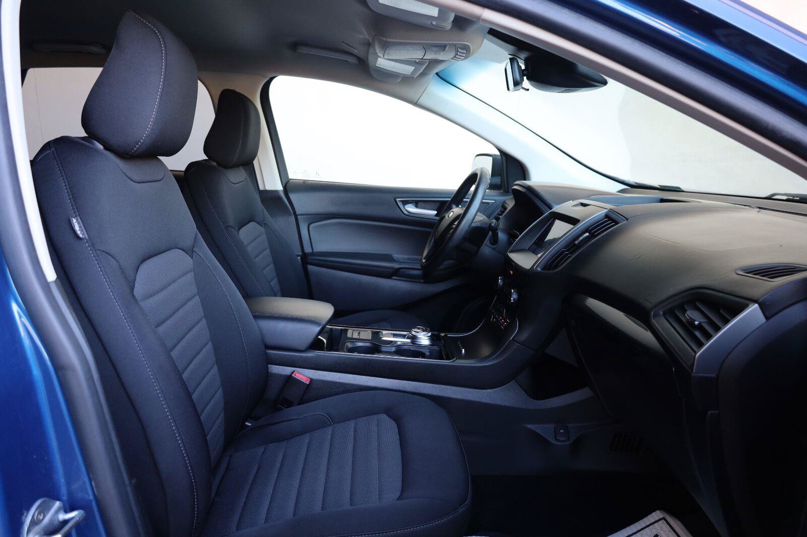 Used 2020 Ford Edge SE FWD image 26