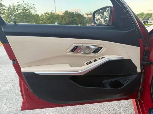 Used 2019 BMW 330i xDrive Sedan w/ Driving Assistance Package image 11