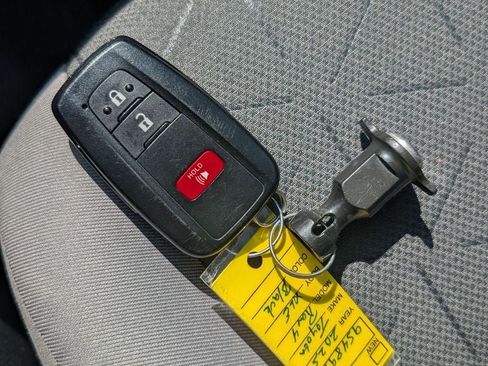 Certified 2025 Toyota RAV4 XLE AWD/4WD image 34