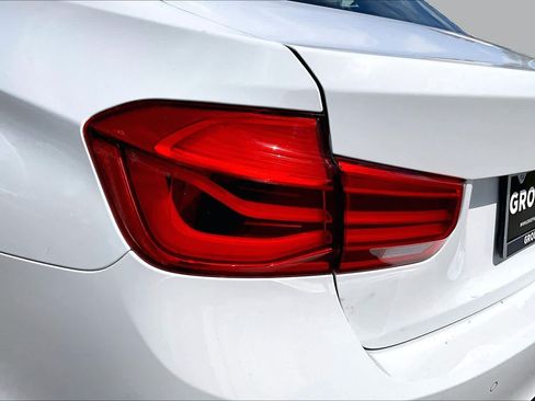 Used 2017 BMW 330i Sedan RWD image 25