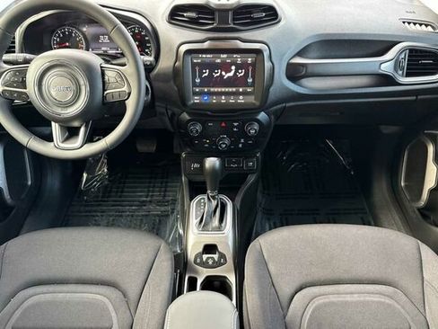 Used 2022 Jeep Renegade Latitude image 13