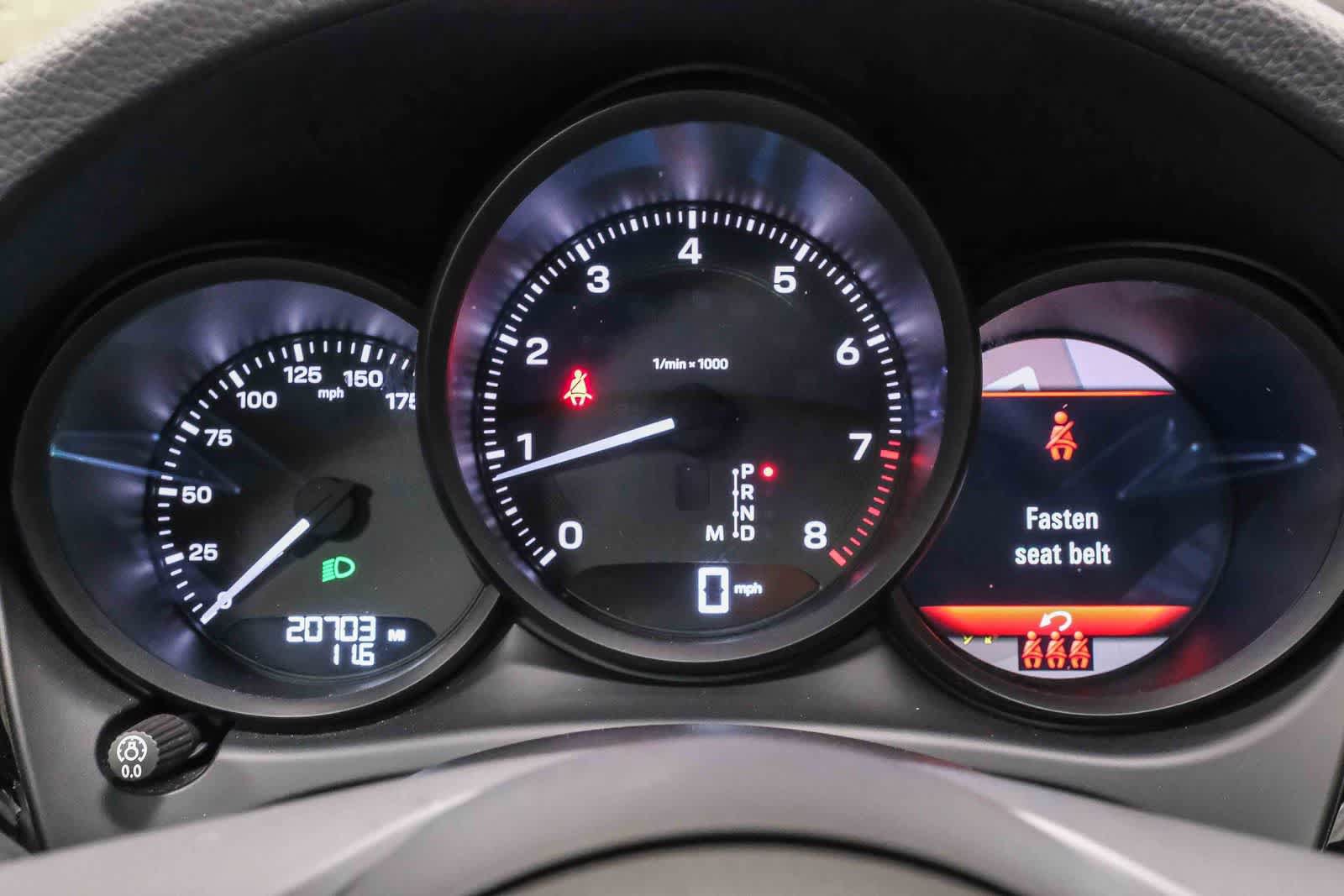 Used 2023 Porsche Macan AWD/4WD image 29