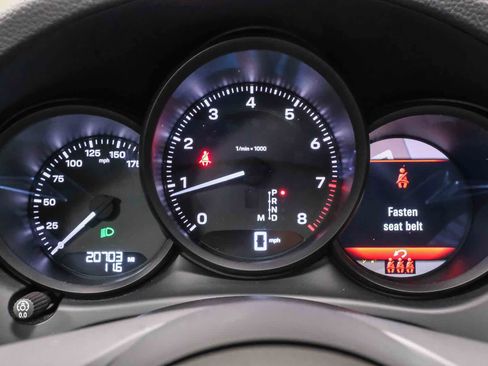 Used 2023 Porsche Macan AWD/4WD image 29