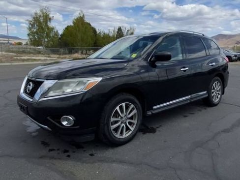 Used 2016 Nissan Pathfinder SL w/ SL Tech Package AWD/4WD image 4