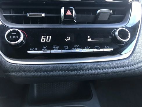 Used 2022 Toyota Corolla SE image 23