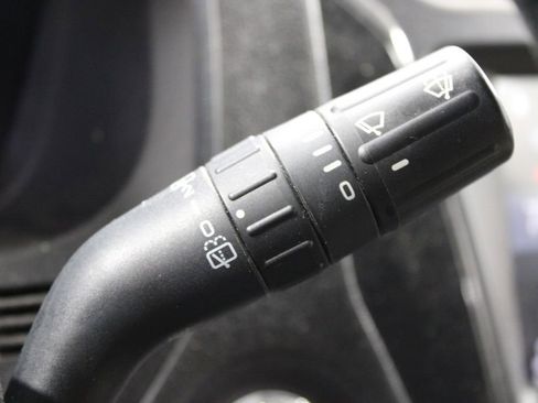 Used 2019 Ford Explorer XLT w/ Equipment Group 202A image 26