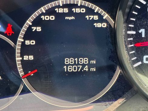 Used 2018 Porsche Panamera 4 AWD/4WD image 21