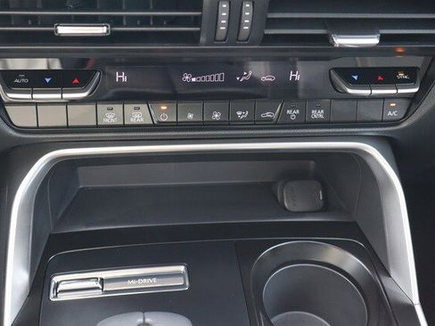 Used 2025 MAZDA CX-90 3.3 Turbo w/ Select Package image 10