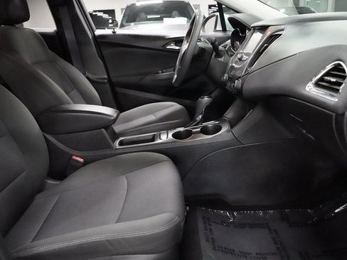 Used 2017 Chevrolet Cruze LT w/ Convenience Package FWD image 31