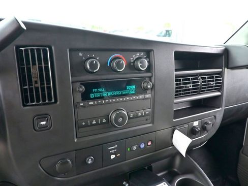 New 2025 GMC Savana 3500 w/ Power Convenience Package RWD image 33