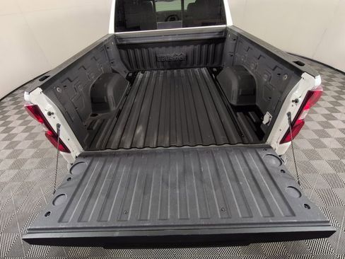 Certified 2022 Chevrolet Silverado 1500 High Country AWD/4WD image 36