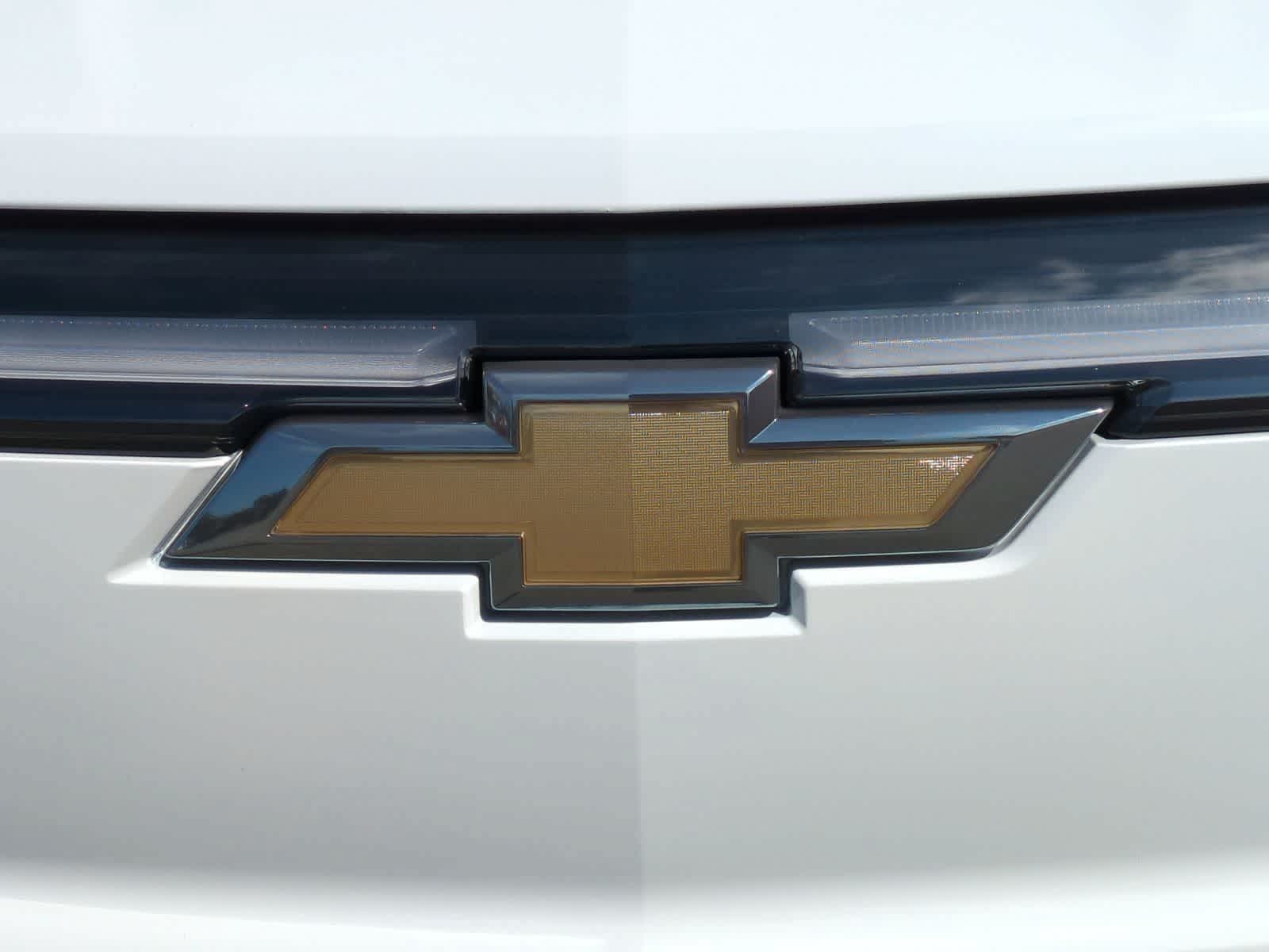 Used 2026 Chevrolet Silverado EV LT AWD/4WD image 8