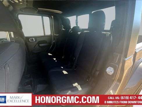 Used 2022 Jeep Gladiator Sport AWD/4WD image 23