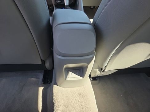 Used 2025 Hyundai Elantra SEL FWD image 23