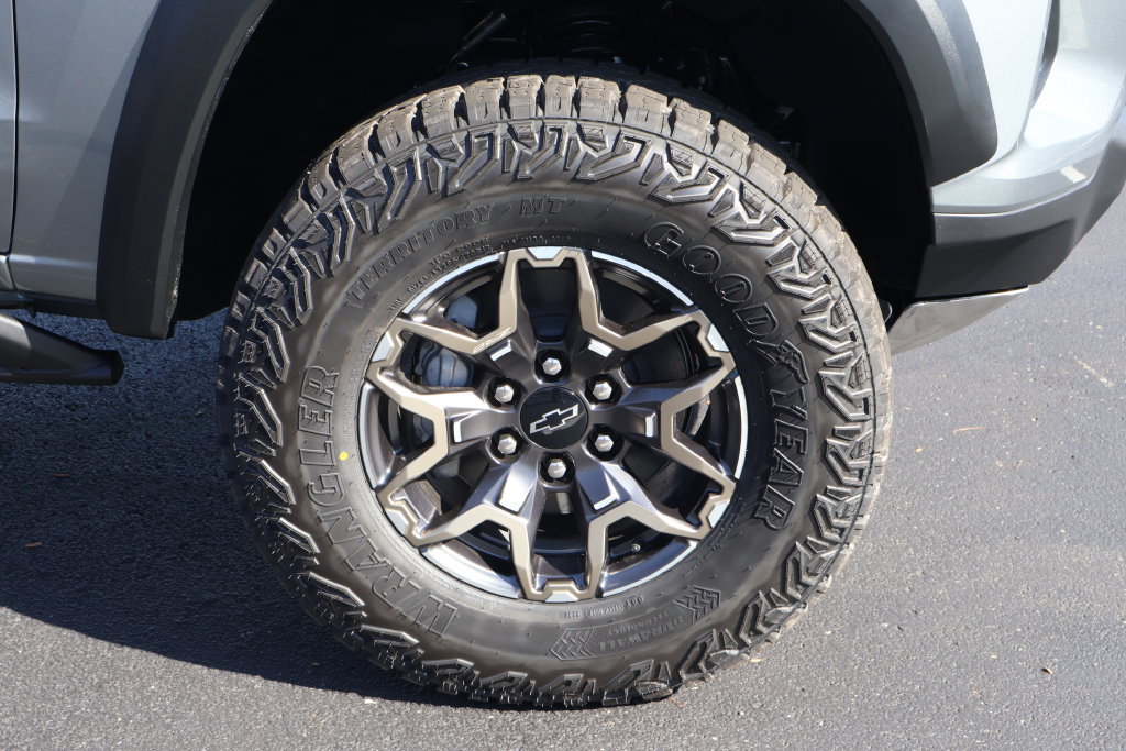 New 2026 Chevrolet Colorado ZR2 w/ Technology Package AWD/4WD image 11