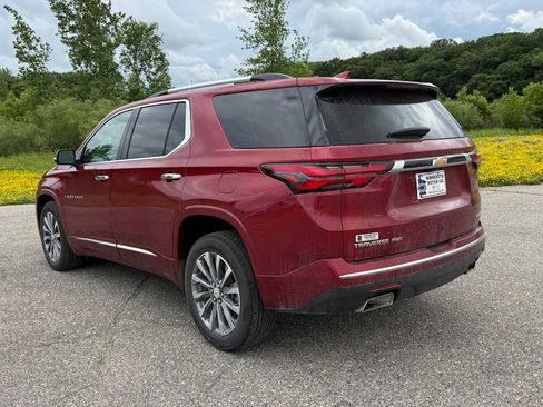 Used 2023 Chevrolet Traverse Premier AWD/4WD image 4