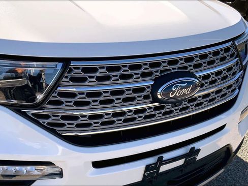 Used 2021 Ford Explorer Limited image 28