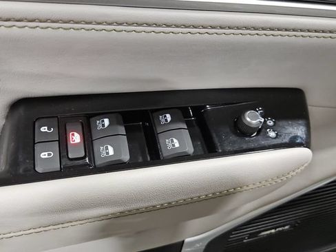 Used 2024 Jeep Wagoneer 4WD w/ Convenience Group I image 12