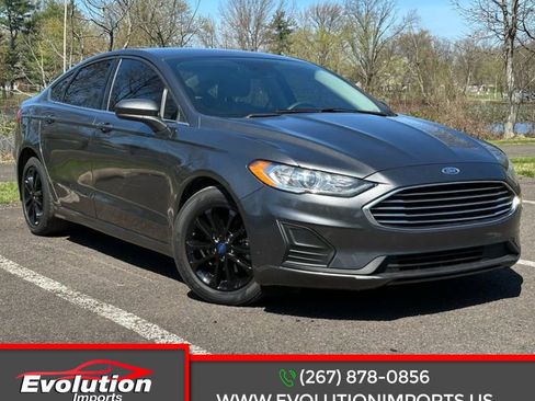 Used 2020 Ford Fusion SE image 1