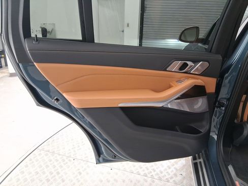 Used 2025 BMW X7 xDrive40i w/ Premium Package image 29