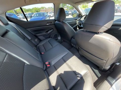 Used 2024 Nissan Altima 2.5 SR FWD image 35