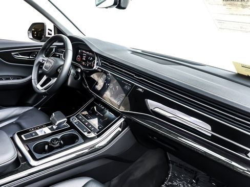 Used 2023 Audi Q8 Premium Plus w/ Premium Plus Package image 17