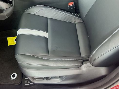 Used 2025 Toyota Camry SE image 20