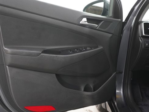 Used 2019 Hyundai Tucson Value AWD/4WD image 18