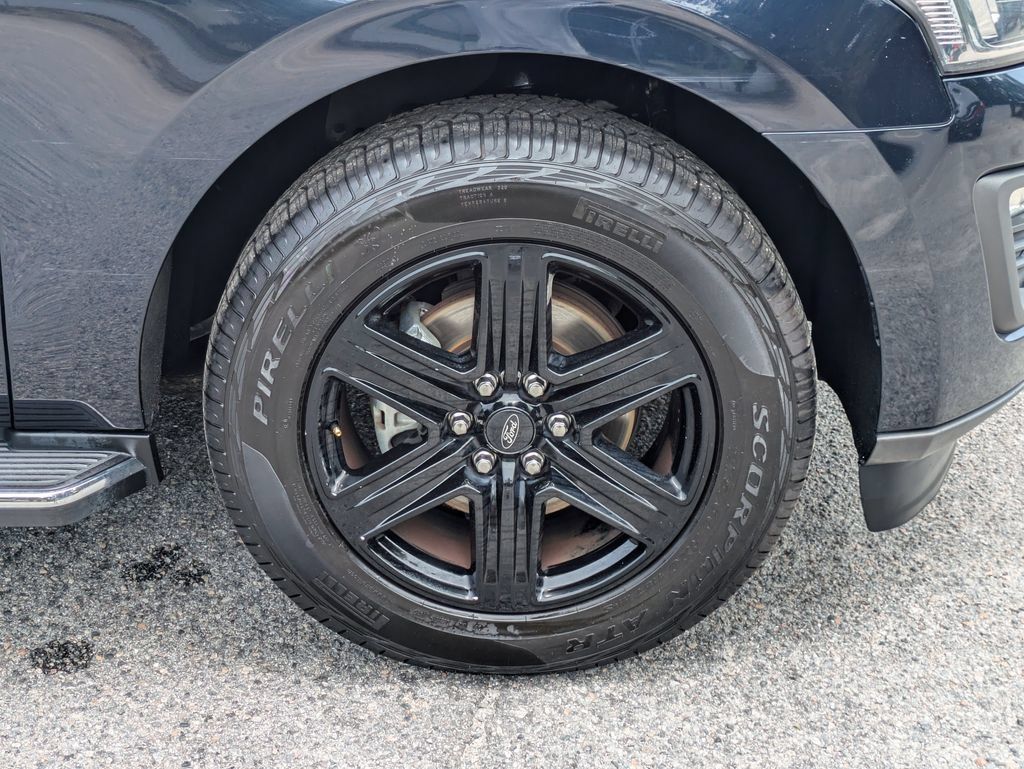 Used 2021 Ford Expedition XLT RWD image 11
