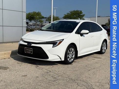 Used 2025 Toyota Corolla LE FWD image 7