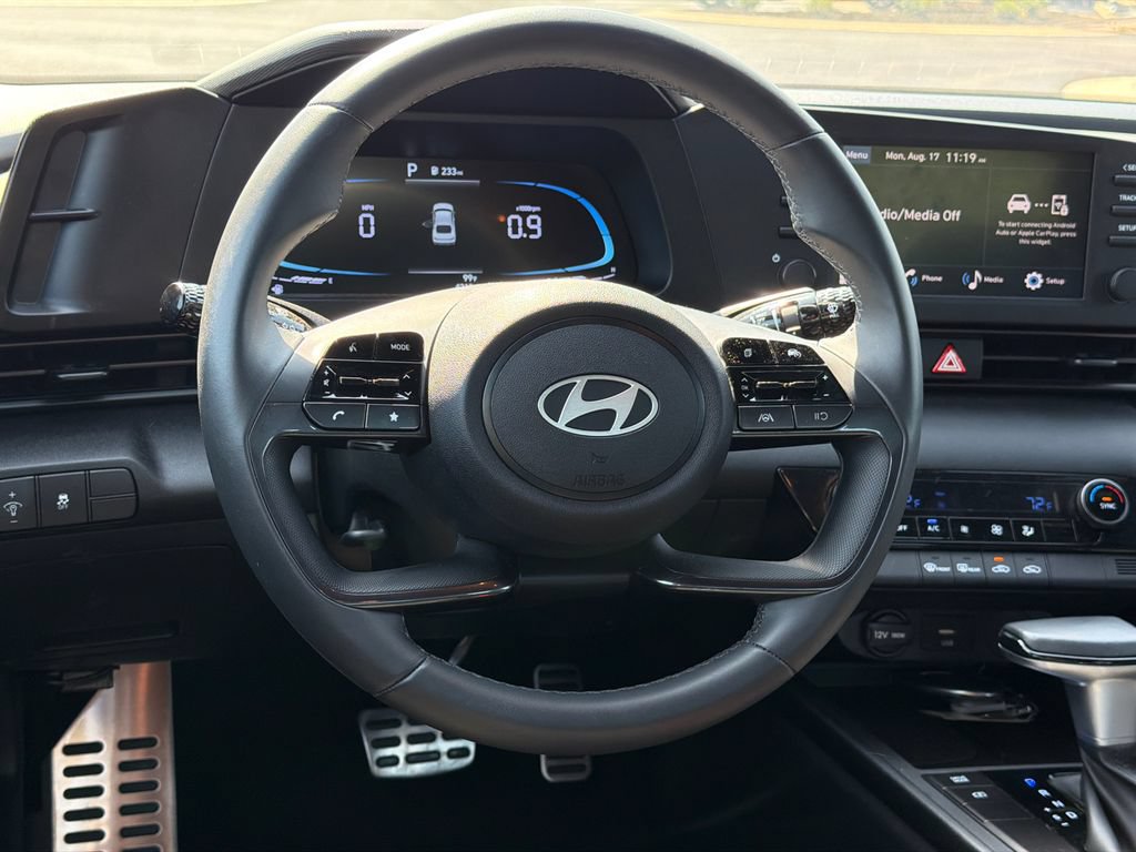 Certified 2025 Hyundai Elantra Sport FWD image 23