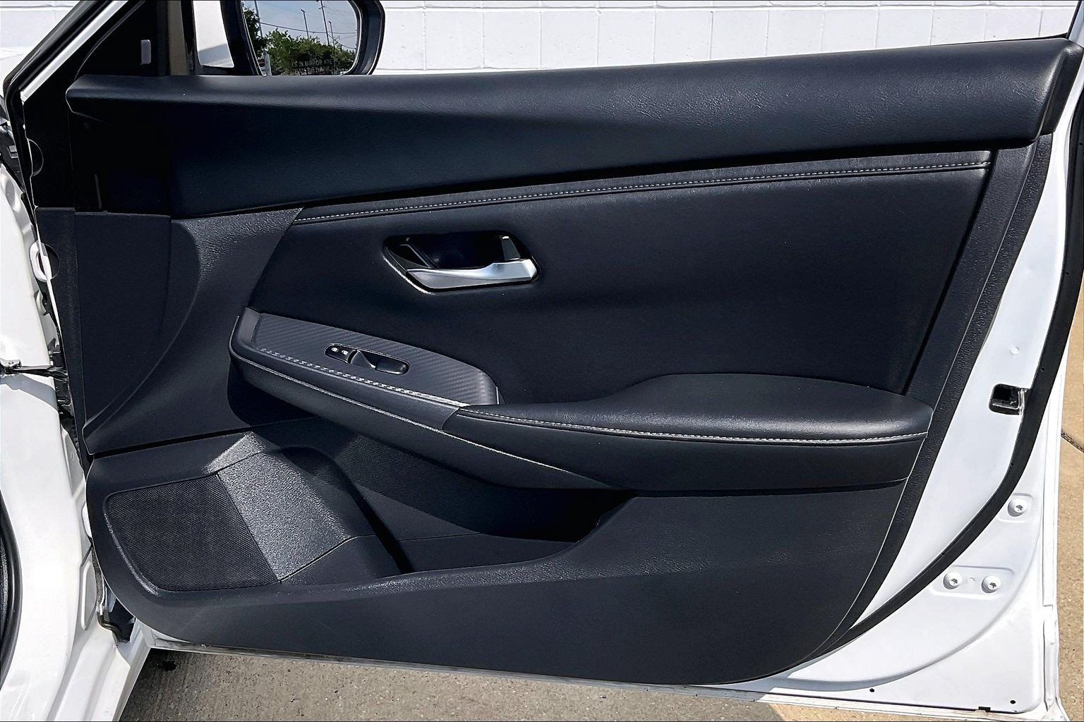 Used 2024 Nissan Sentra SV FWD image 28