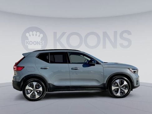Certified 2023 Volvo XC40 B5 Plus w/ Protection Package Premier image 8