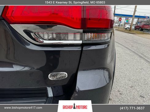Used 2015 Jeep Grand Cherokee Overland image 8