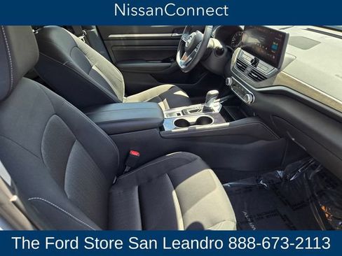 Used 2023 Nissan Altima 2.5 SV w/ SV Premium Package FWD image 13