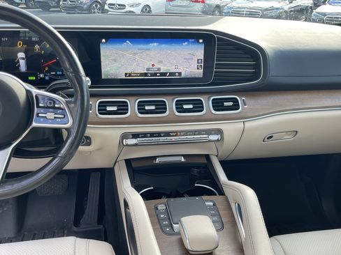 Certified 2022 Mercedes-Benz GLS 450 4MATIC image 31