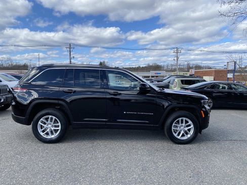 Certified 2023 Jeep Grand Cherokee Laredo X AWD/4WD image 2