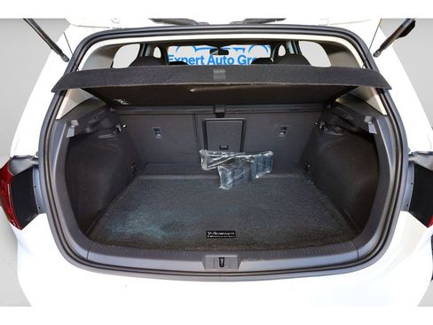 Used 2017 Volkswagen Golf S image 15